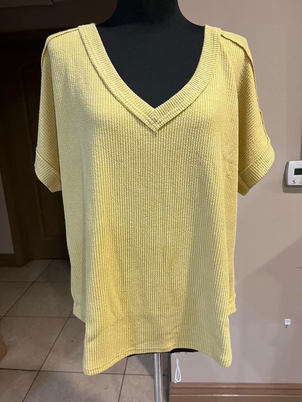 Blu Pepper Yellow V-Neck Short Sleeve Knit Top